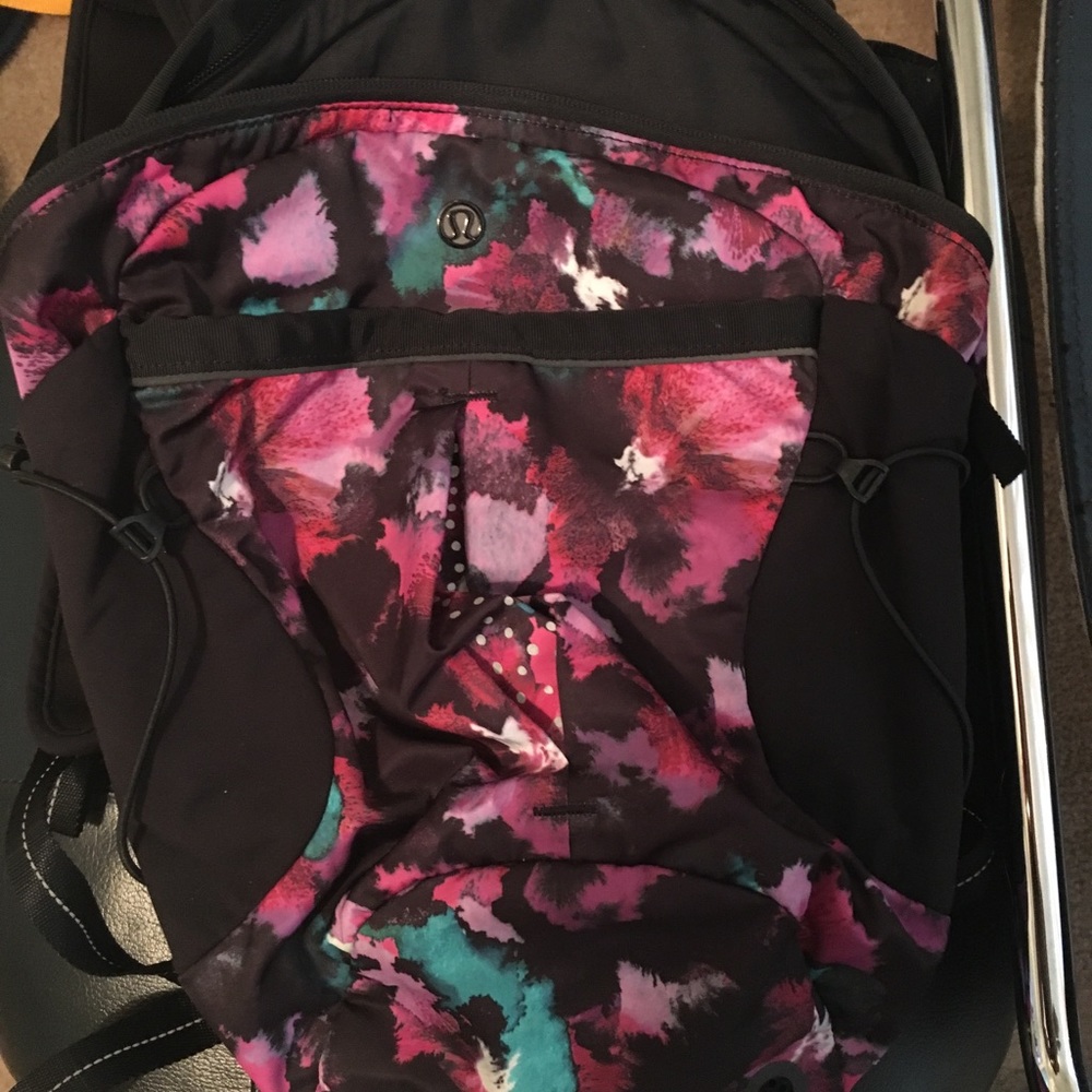 Lululemon packback
